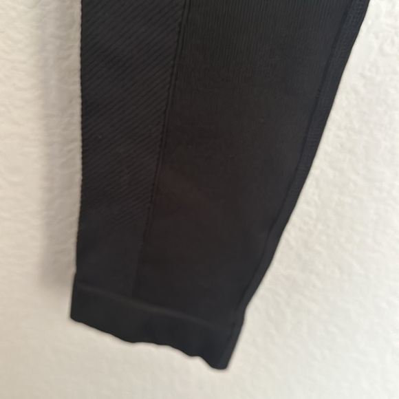 NWOT IVY PARK X ADIDAS circular three stripe leggings black XS - Picture 6 of 7